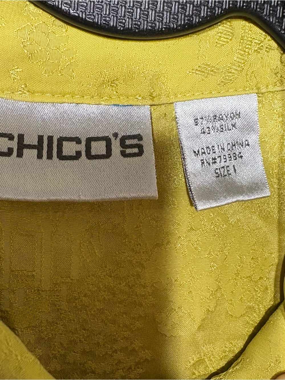 Chico’s Size 1 Yellow Jacquard Button Front Jacket Blouse Lightweight Casual - Picture 3 of 7